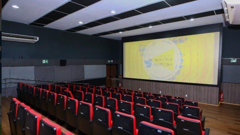 Cartaz do filme O Bolo do Presidente, vencedor da Caméra d'Or em Cannes 2025, em cartaz no Cine Walmir Almeida em Aracaju