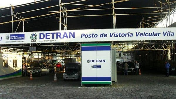 Fachada de unidade do Detran-RJ