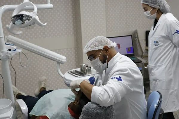 Plenário do Senado Federal durante votação de projeto de lei sobre piso salarial de médicos e dentistas