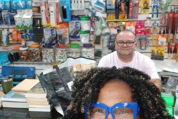 Quiosques de alfarrábios no paredão da Assembleia Legislativa de Maceió, Alagoas