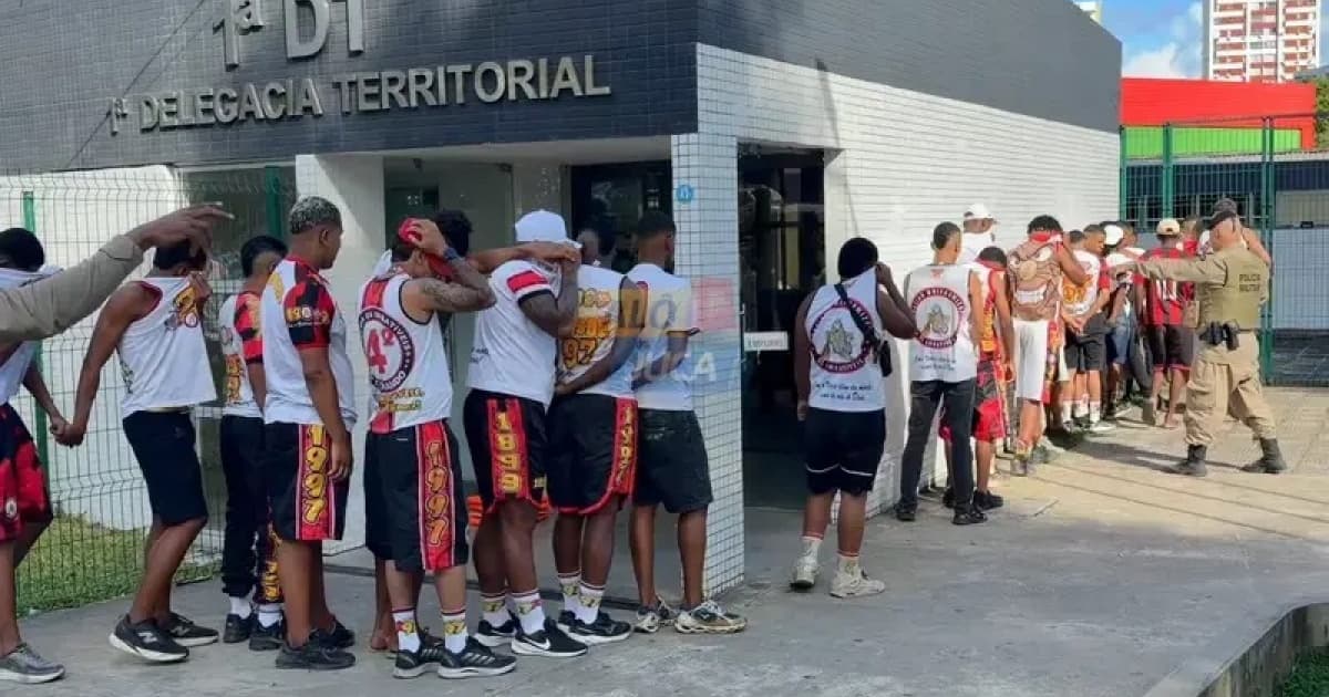 Viatura da Polícia Militar da Bahia em ação policial