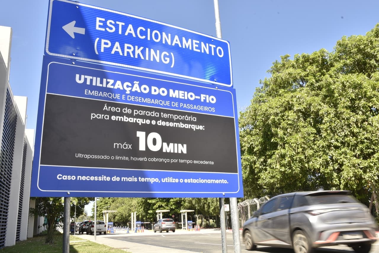 Cancelas do sistema Kiss & Fly no Aeroporto Internacional de Salvador