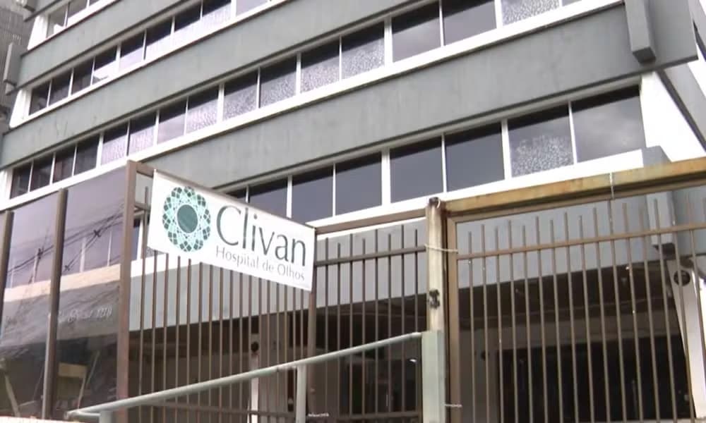 Fachada de clínica oftalmológica em Salvador interditada após pacientes perderem a visão em mutirão de catarata