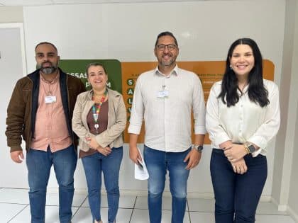 Famílias aguardam atendimento em posto do Cadastro Único para regularização de benefício social