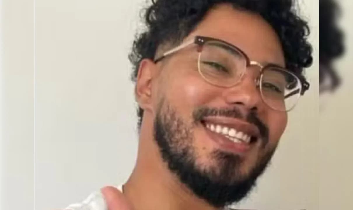Kelvin Gomes de Souza, de 27 anos, era estudante de arquitetura e trabalhava em uma loja de revenda de veículos.
