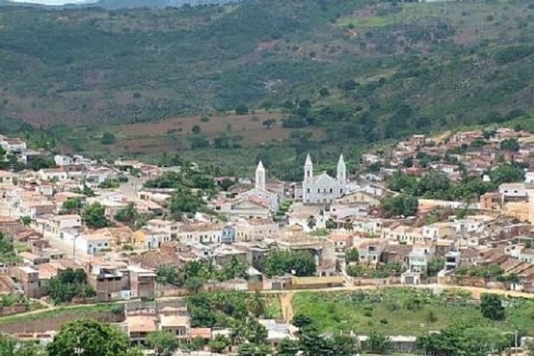 Viatura da Polícia Militar de Alagoas em atendimento a ocorrência de violência doméstica em Água Branca