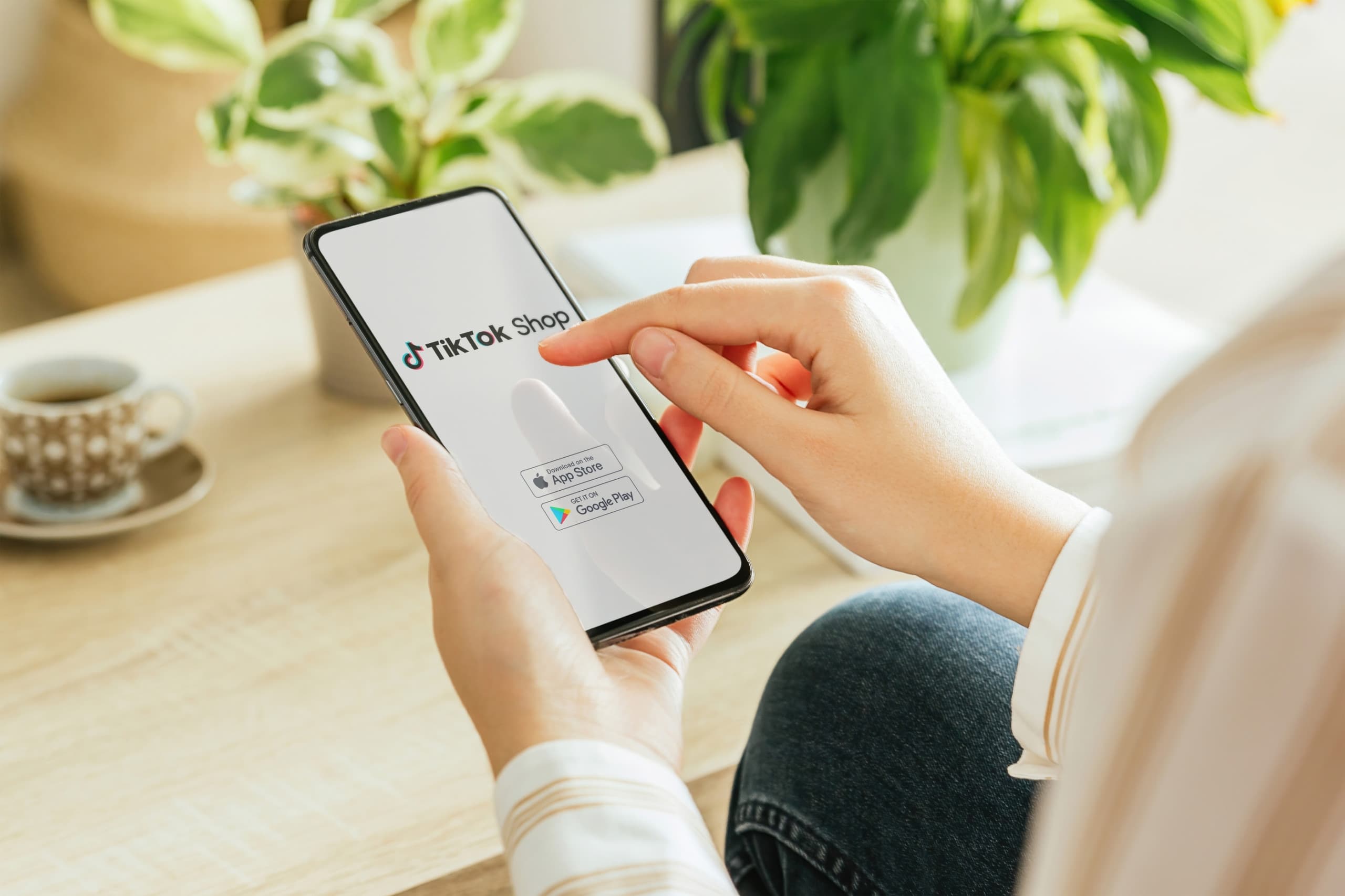 Como o TikTok Live Shopping está mudando o e-commerce americano (Imagem: Azulblue / Shutterstock)