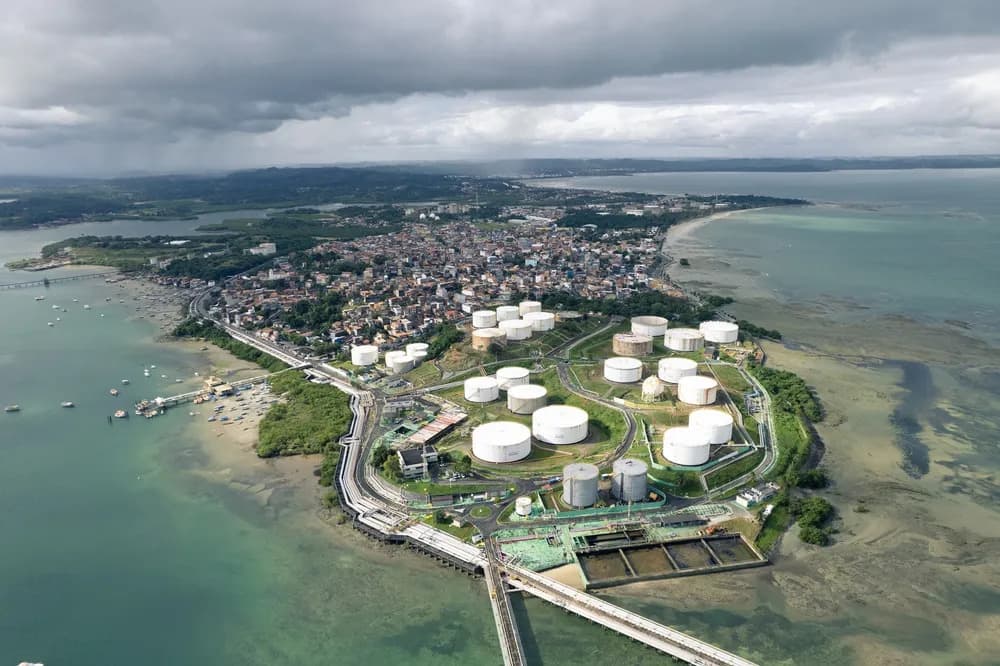 Refinaria de Mataripe, em São Francisco do Conde, Bahia