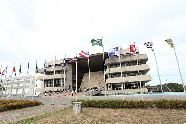 Fachada da Assembleia Legislativa da Bahia (Alba), em Salvador
