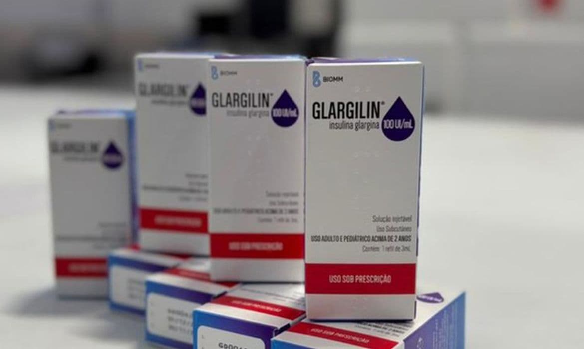 Tubetes de insulina glargina distribuídos pelo SUS para pacientes com diabetes