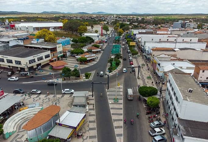 Viatura da Polícia Militar em área urbana do Sertão de Alagoas