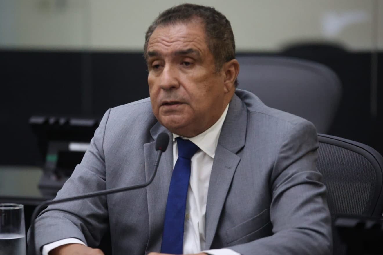 Plenário da Assembleia Legislativa de Alagoas durante sessão ordinária