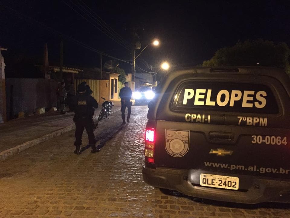Motocicleta apreendida durante abordagem policial em rodovia de Alagoas