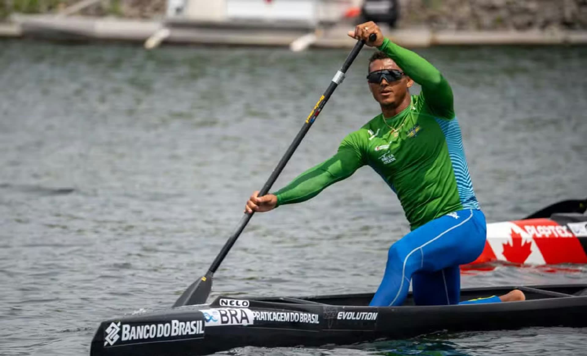 Isaquias Queiroz celebra medalha de ouro no Pan-Americano de Canoagem em Montreal