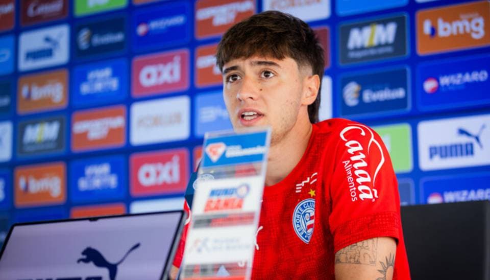 Lateral Roman Gomez em treino pelo Esporte Clube Bahia
