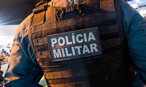 Viatura da Polícia Militar de Sergipe em rua de Aracaju durante atendimento de ocorrência