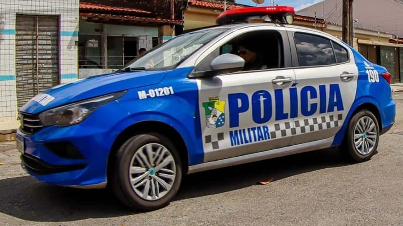 Viatura da Polícia Militar de Sergipe em patrulhamento noturno