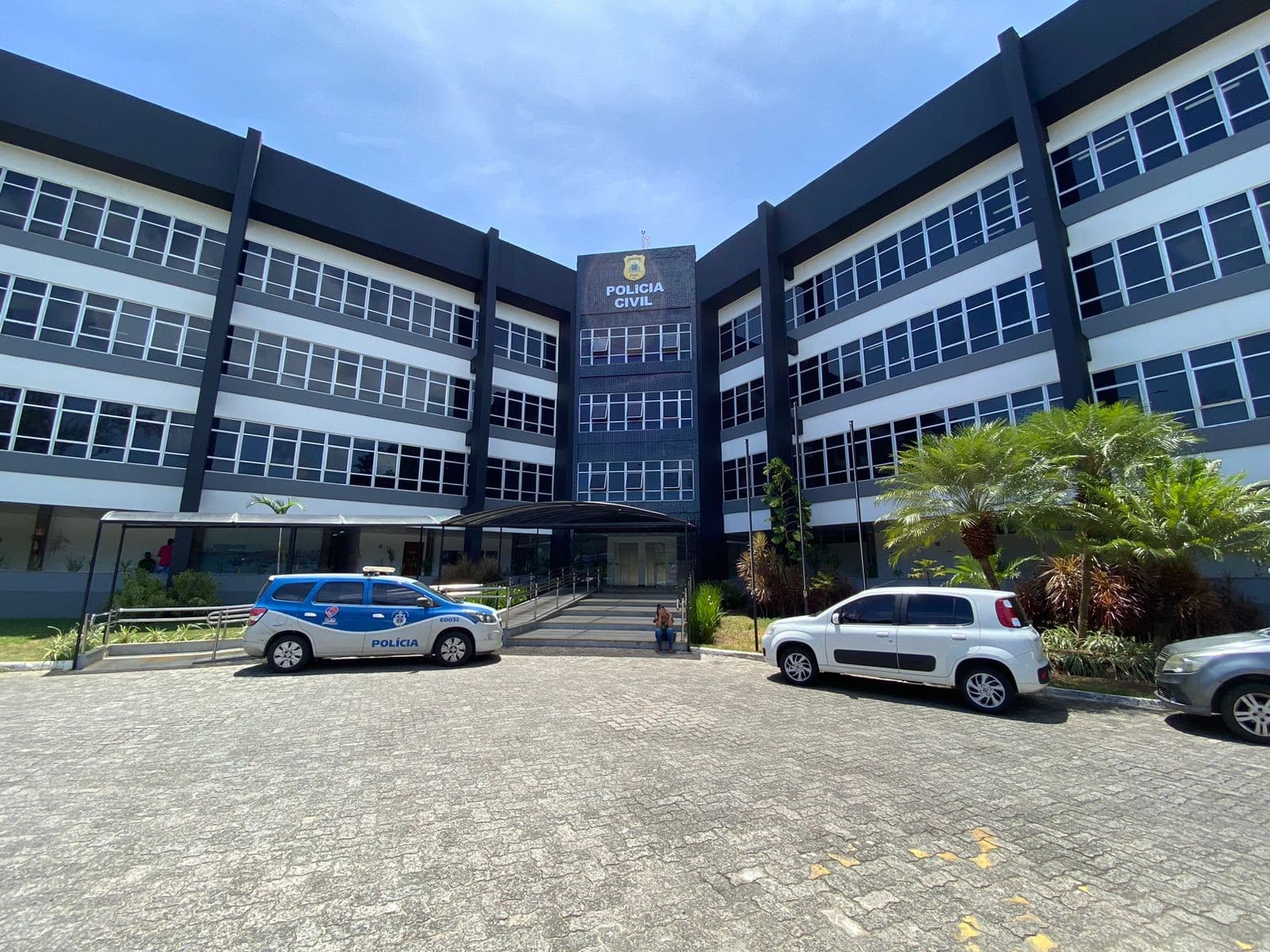 Fachada do Departamento de Homicídios e Proteção à Pessoa (DHPP) em Salvador, Bahia