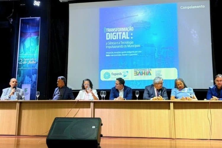 Prefeito Mário Galinho em evento de transformação digital em Salvador