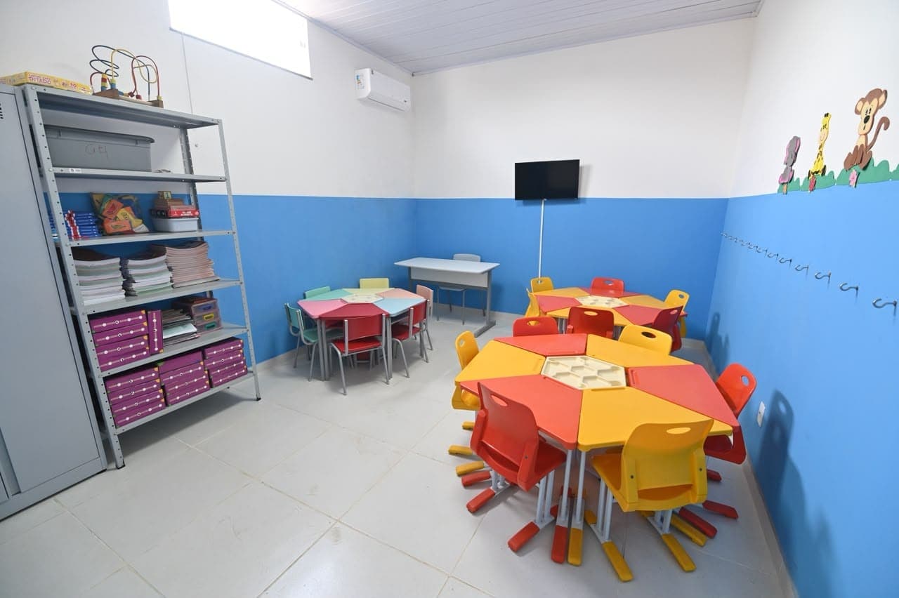 Fachada da Creche Escola Comunitária Alice Paranhos Castro no KM 25, zona rural de Santo Amaro, Bahia