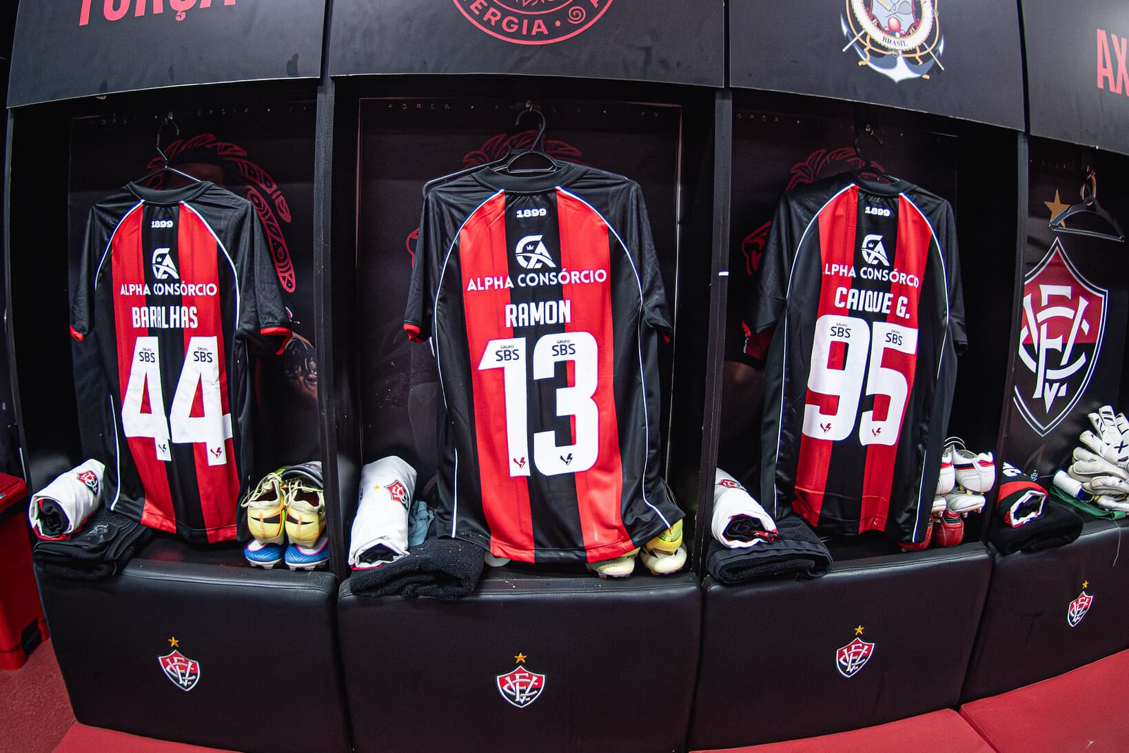 Presidente Fábio Mota do Esporte Clube Vitória em entrevista sobre marca própria nos uniformes