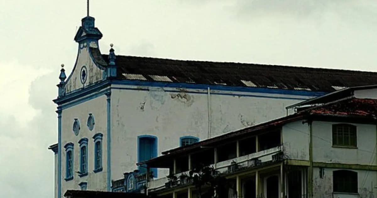 Fachada da Igreja Matriz Sagrado Coração de Jesus em Valença, Bahia, bem tombado pelo IPAC