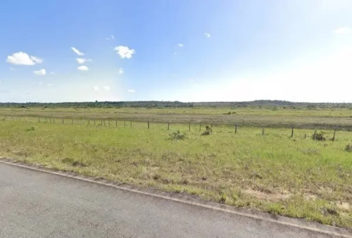 Vista aérea de terreno rural no litoral sul da Bahia, região de Belmonte