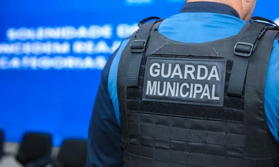 Guardas Municipais de Aracaju em formação durante cerimônia oficial na capital sergipana