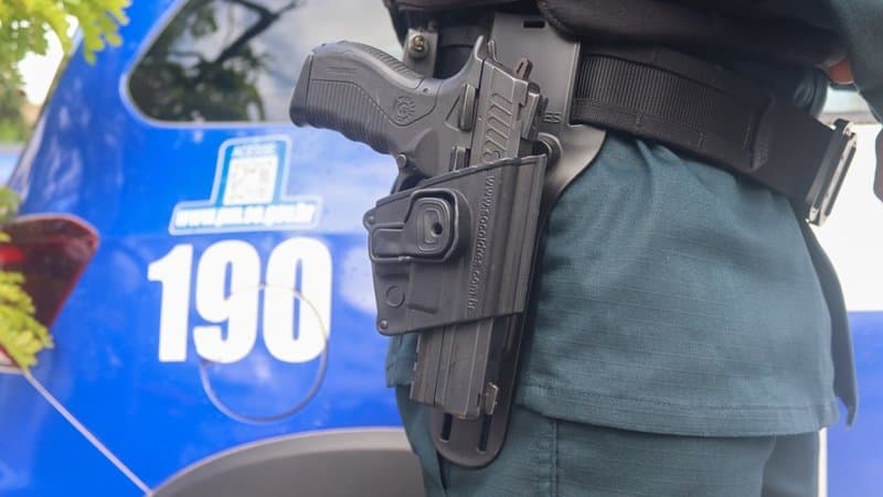 Viatura da Polícia Militar de Sergipe em patrulhamento noturno