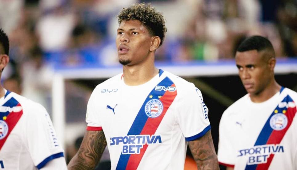 Diretor de futebol Cadu Santoro em coletiva de imprensa pelo Esporte Clube Bahia