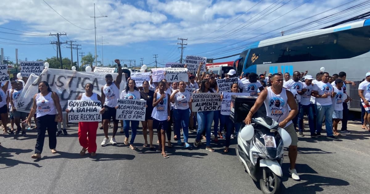Moradores de São Cristóvão protestam na Avenida Paralela por justiça pela morte de Léo Lanches