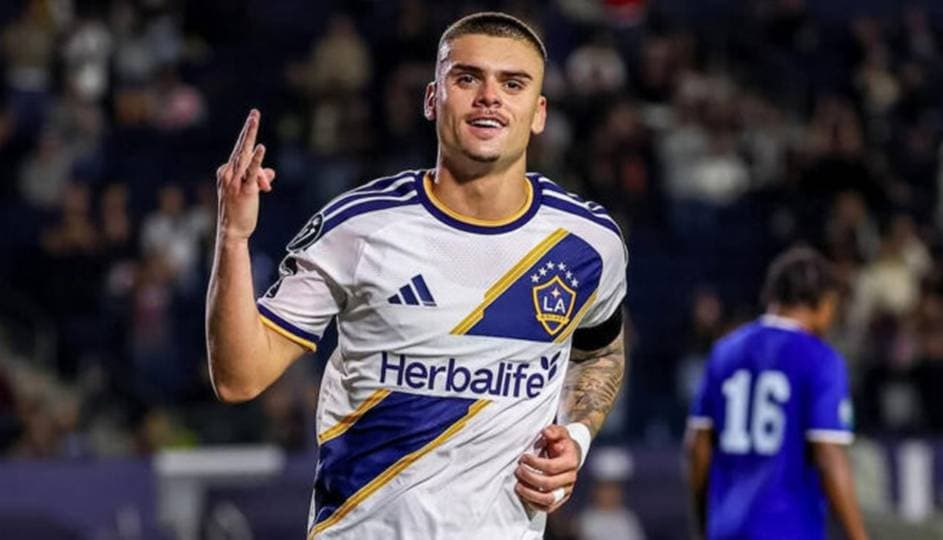 Gabriel Pec em ação pelo Los Angeles Galaxy na MLS