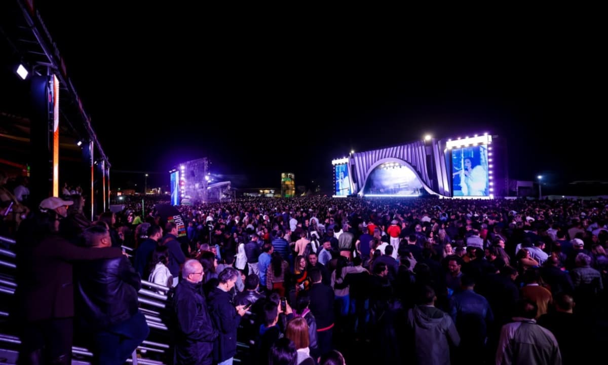 Palco principal do Festival de Inverno Bahia no Parque de Exposições Teopompo de Almeida, em Vitória da Conquista