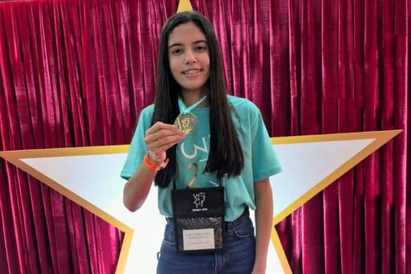 Estudante Lília Fernanda Sousa Costa, medalhista de ouro na OBMEP 2025, representante do Brasil no PAGMO