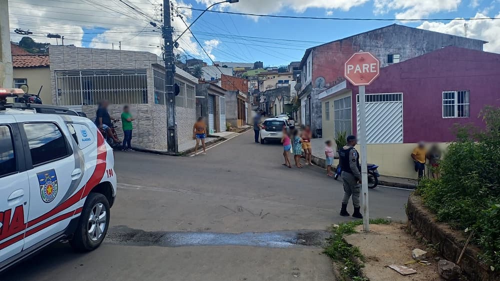 Motocicletas envolvidas em colisão em cruzamento de Água Branca, Alagoas