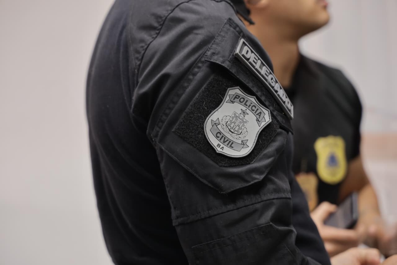 Viaturas da Polícia Civil da Bahia durante operação policial no sertão baiano