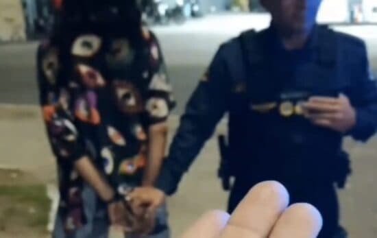 Guarda Municipal de Aracaju durante abordagem de suspeita de tráfico no bairro Atalaia