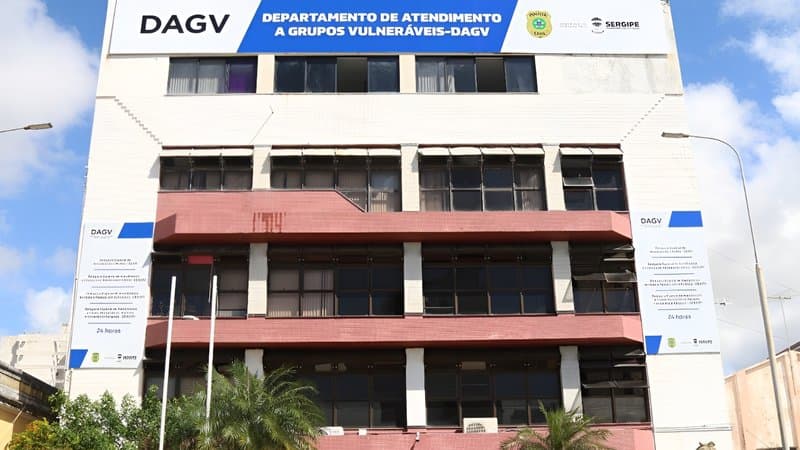 Viatura da Polícia Civil de Sergipe em operação de combate à violência doméstica