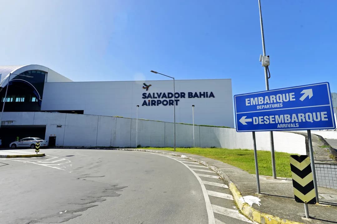 Posto de vacinação contra gripe no Aeroporto de Salvador, Bahia
