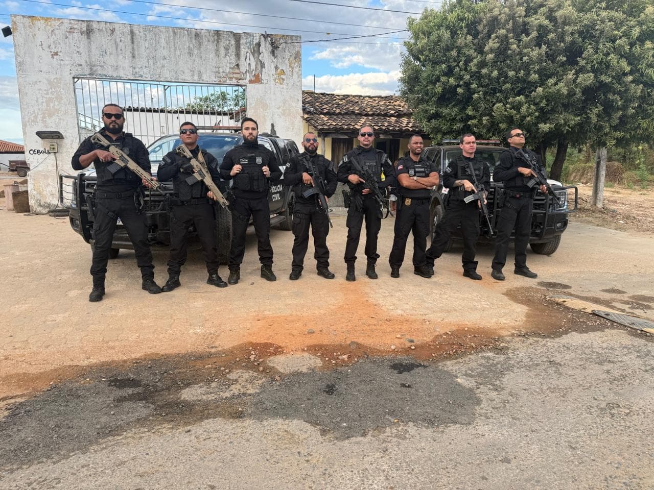 Viatura da Polícia Civil da Bahia em operação no município de Santa Rita de Cássia