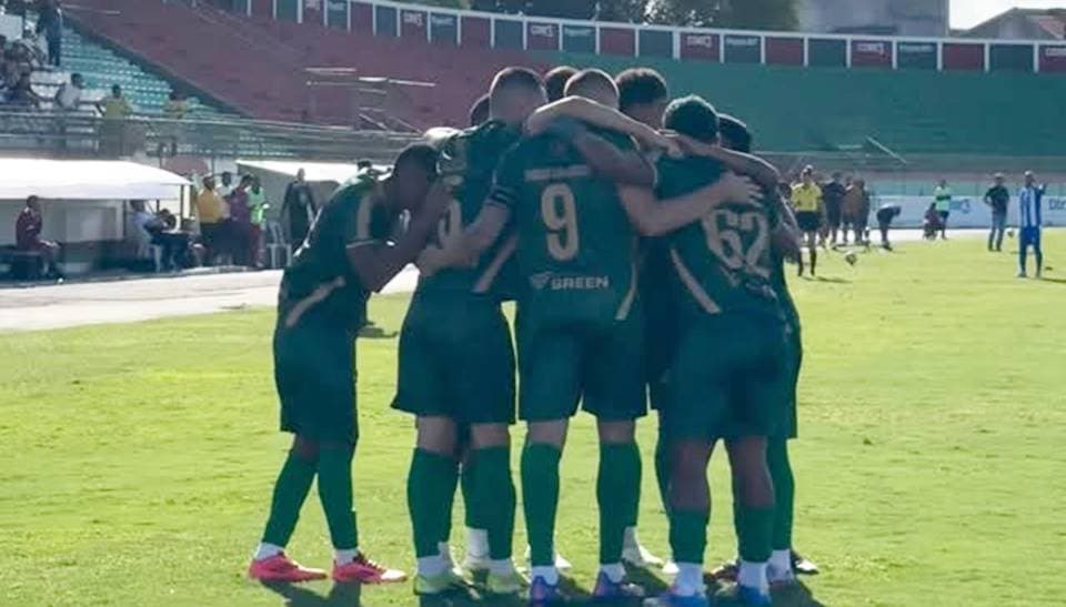 Jogo de futebol pelo Campeonato Baiano Série B 2026 na Superbet Arena em Feira de Santana