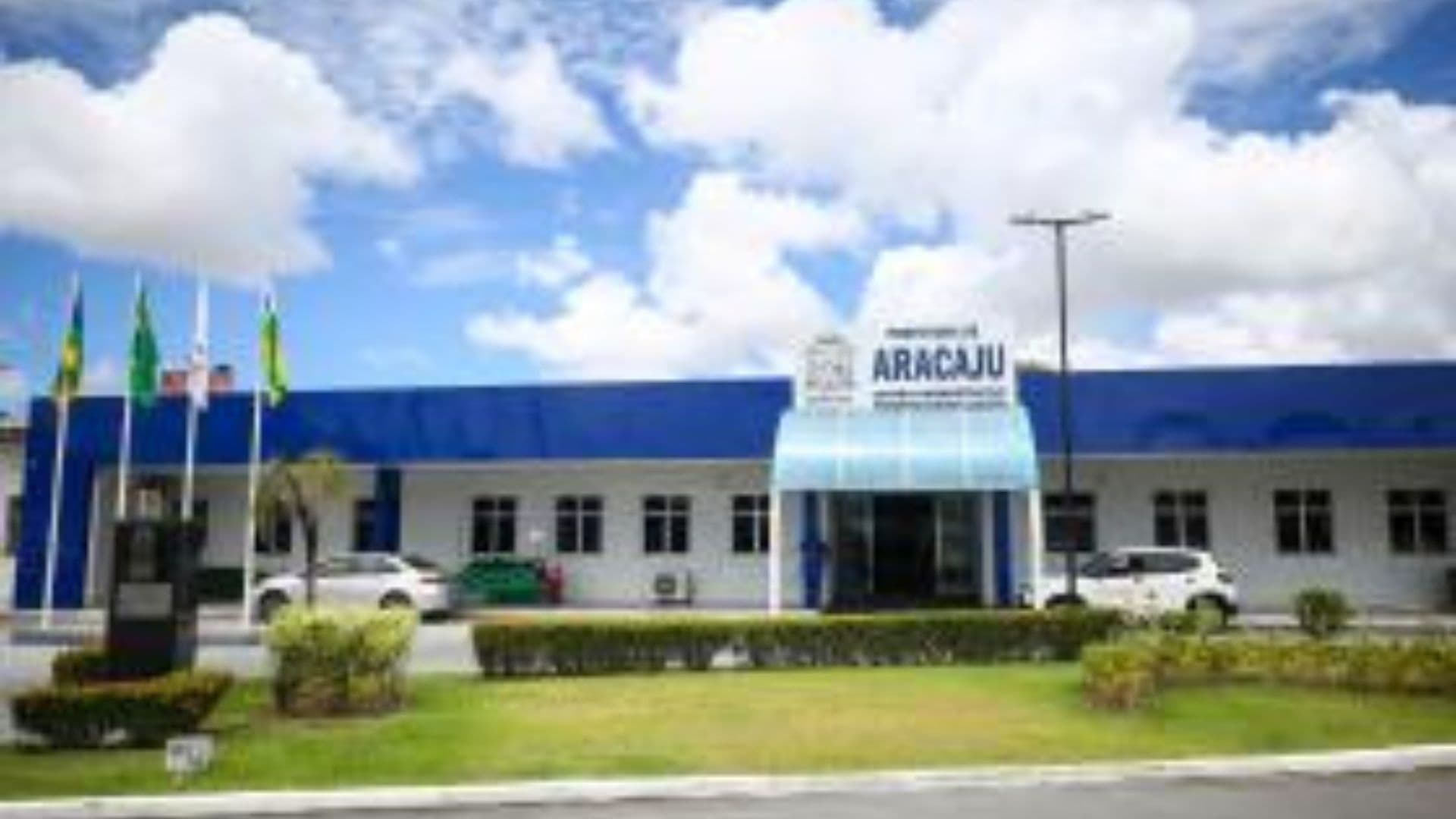 Fachada da Prefeitura Municipal de Aracaju, em Sergipe
