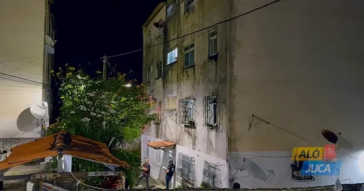 Isolamento policial em local de crime no bairro do Doron, em Salvador