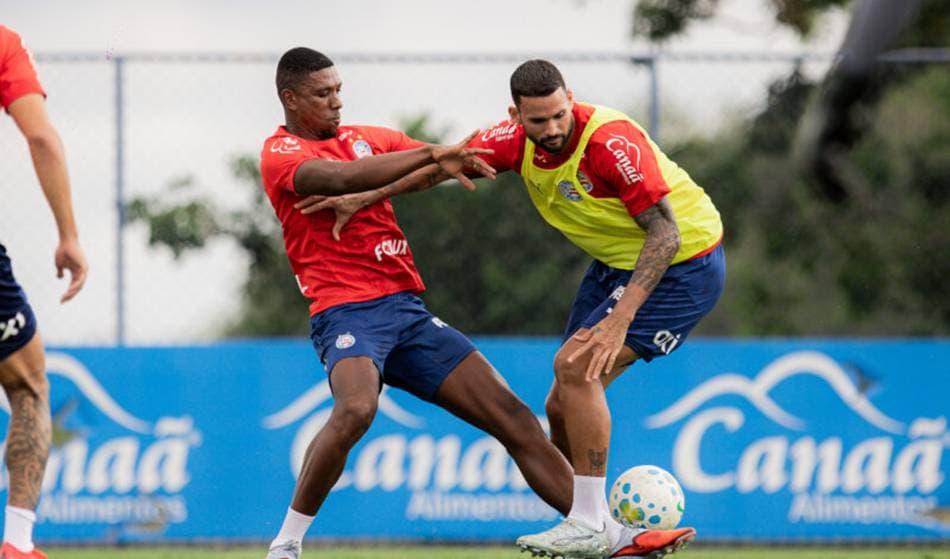 Jogadores do Bahia durante treino de intertemporada no CT Evaristo de Macedo