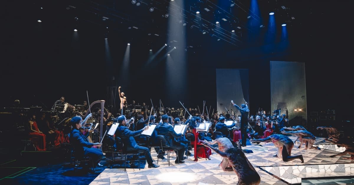 Palco do Teatro Castro Alves durante o Concerto Afro da OSBA com artistas baianos em julho de 2026