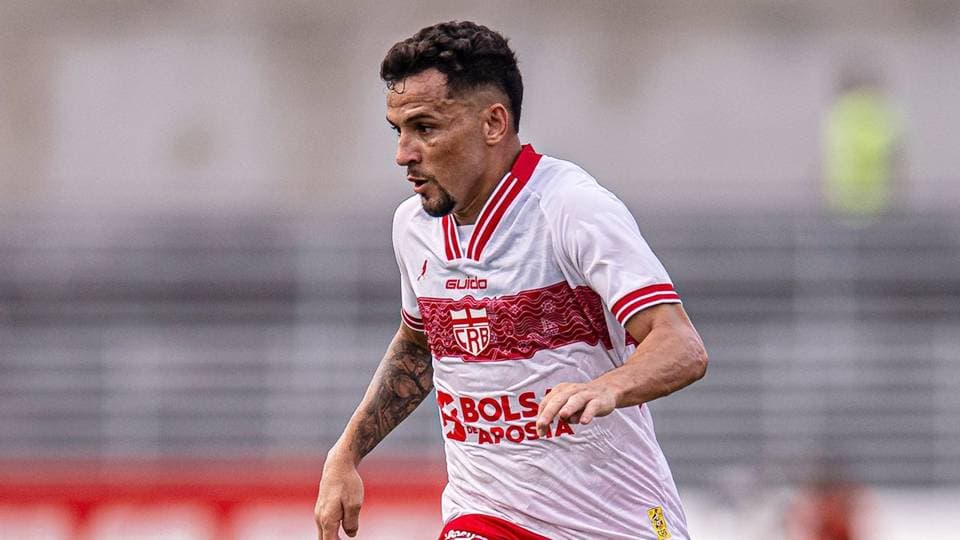 Sérgio Papellin, diretor de futebol do Vitória, em entrevista coletiva