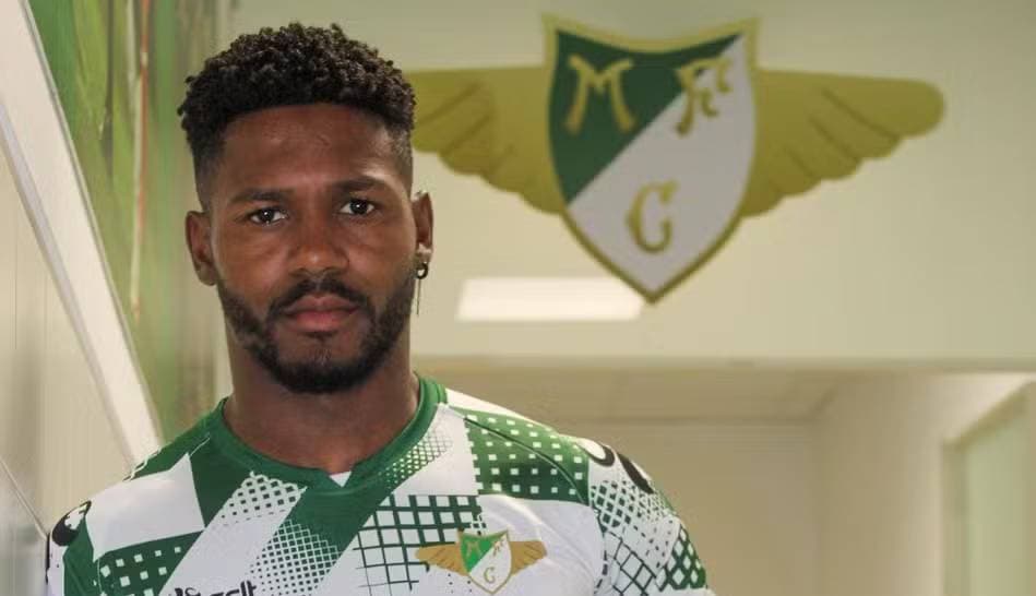 Fabiano Souza, lateral-direito do Moreirense de Portugal, alvo do Vitória para 2026