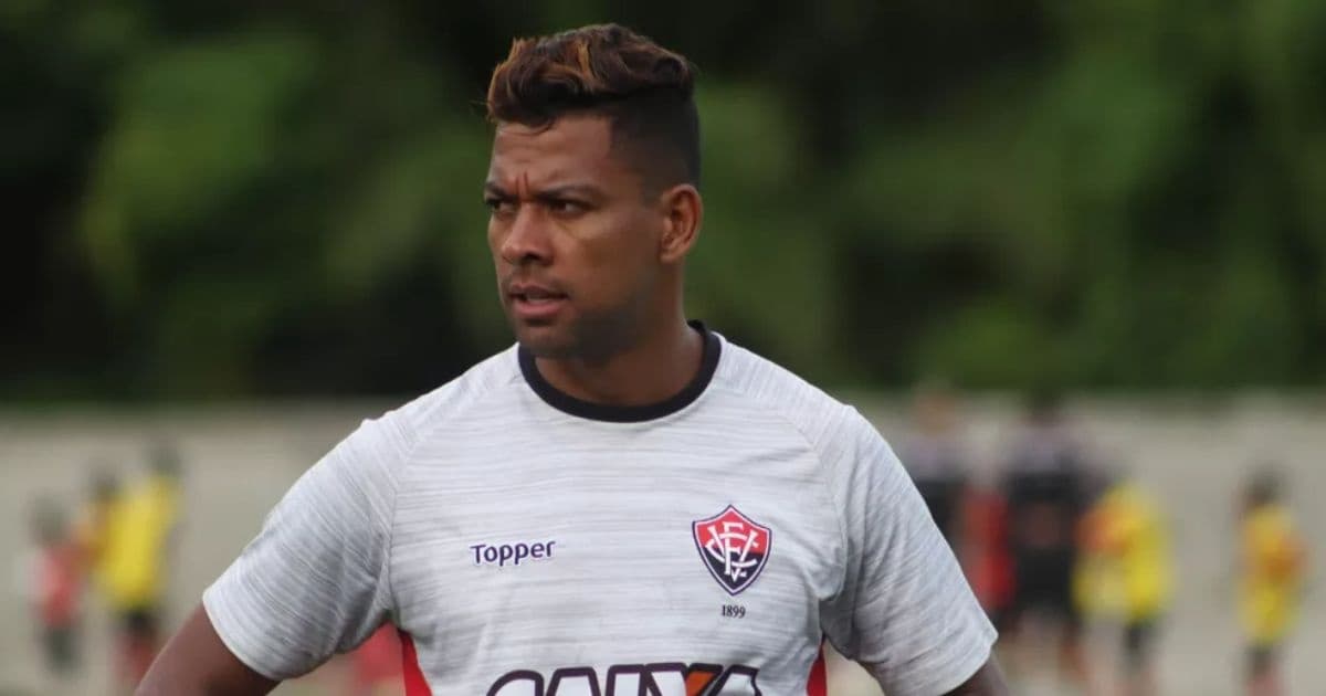 Atacante Wallyson em ação pelo ABC na Copa do Nordeste 2026