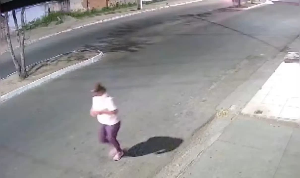 Vítima de atropelamento segue internada em Unidade de Terapia Intensiva (UTI).