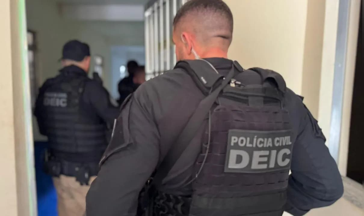 Investigado teria roubado aparelhos de ar-condicionado, equipamentos de informática, ferramentas e materiais elétricos.